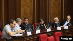 Հայ ազգային կոնգրես խմբակցությունը Ազգային ժողովի նիստի ժամանակ, արխիվ