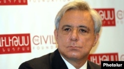 Վարդան Օսկանյանը «Սիվիլիթաս» հիմնադրամում, արխիվ