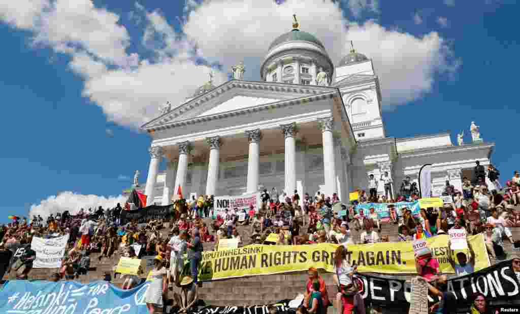Как передает корреспондент Радіо Свобода, среди протестующих – много украинцев