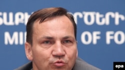 Polish Foreign Minister Radoslaw Sikorski: “We don’t see any progress in the behavior of the Belarusian authorities. Quite the contrary."