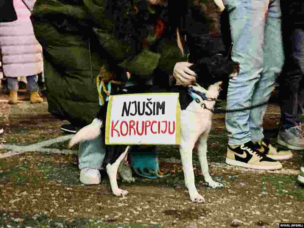 Detalj sa protesta na trgu Slavija u Beogradu, 22. decembra. 