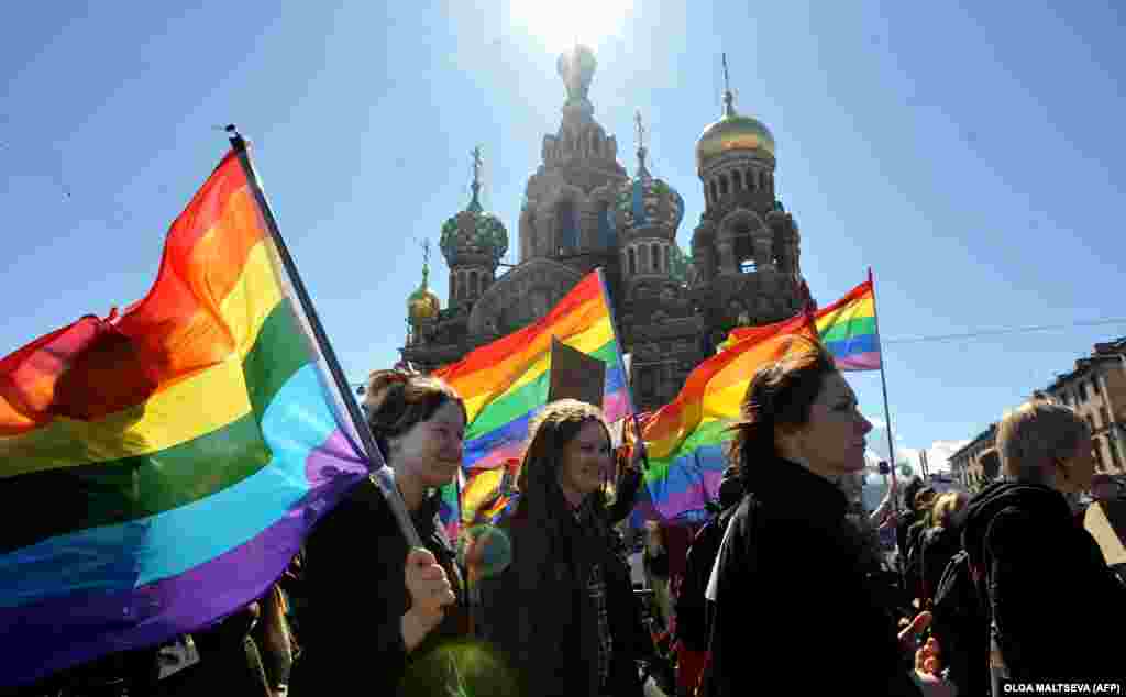 2015 року президент Росії заявив: &laquo;Я вважаю, що ніякого &hellip; переслідування, обмеження прав людей за національним принципом, етнічним принципом, за сексуальною орієнтацією не може бути&hellip;&raquo;​