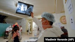 Бишкектеги убактылуу ооруканалардын бири, 22-июль, 2020-жыл.