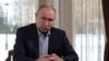 Президентът на Русия Владимир Путин по време на срещата си със студенти, където беше повдигнат въпросът за "Двореца на Путин". На 25 януари в Русия се отбелязва студентският празник.