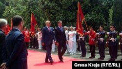 Zvanična ceremonija dočeka Aleksandra Vučića kao premijera Srbije u Tirani gde se 27. maja 2015. sreo sa albanskim kolegom Edijem Ramom