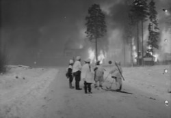 Горящи сгради в покрайнините на Хелзинки
