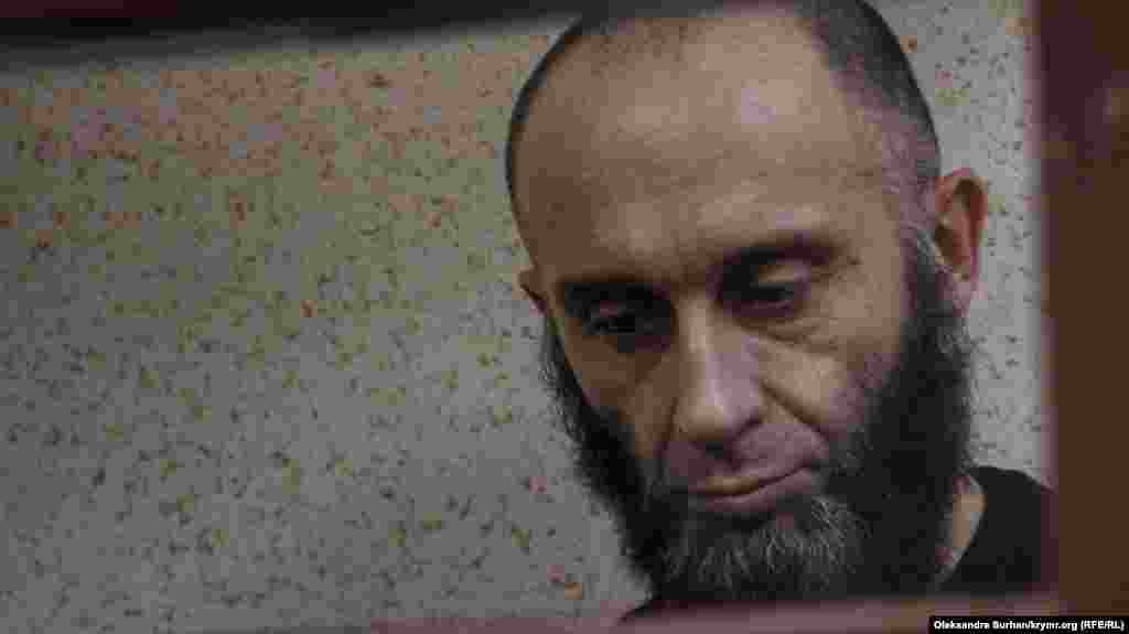 Среди задержанных были также и правозащитники. Например – Риза Изетов. Он защищал нескольких одиночных пикетчиков, которые были оштрафованы в 2017 году