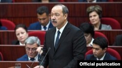 Ўзбекистон бош вазири Абдулла Арипов (архив сурати)