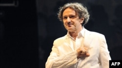 Goran Bregović i njegov Orkestar za svadbe i sahrane na koncertu u Budimpešti, avgust 2008. godine