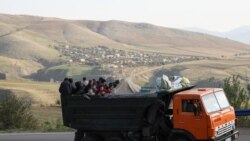 «Երեք օր է՝ ճանապարհներին էինք». Գորիսի համակարգման կենտրոնում շարունակում են ընդունել տեղահանված արցախցիների