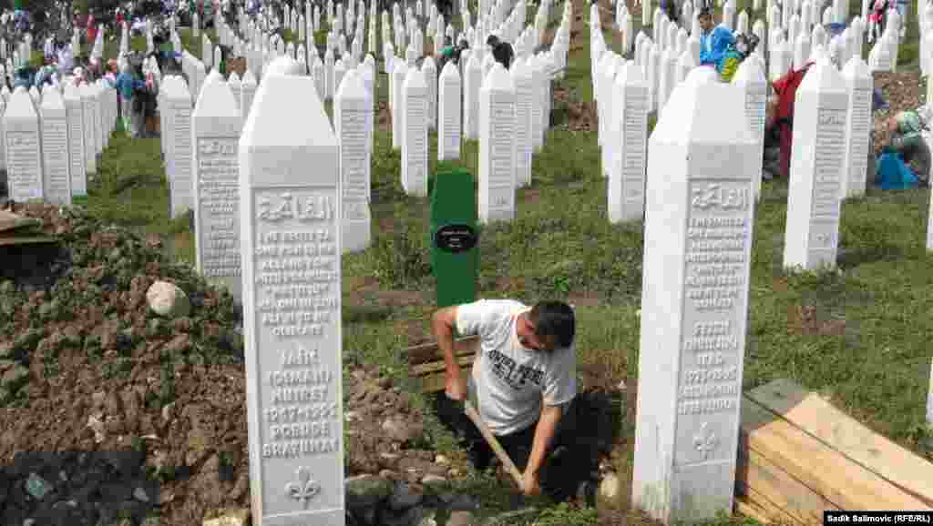 Srebrenica, 11. juli 2013. Foto: RSE / Sadik Salimović