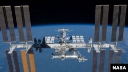 Капсула SpaceX Crew Dragon все ж злетіла після дощу та хмар, які погрожували відкласти запуск