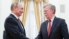 Критики Трампа назвали візит Болтона до Москви підготовкою до «одруження» з Путіним