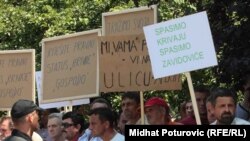 Protesti radnika Krivaje, jul 2010 - foto: Midhat Poturović