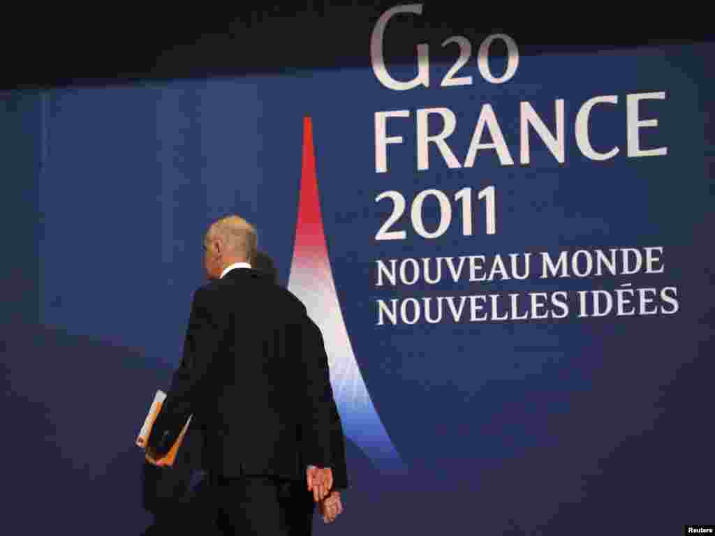 Grčki premijer George Papandreou, Kan, 02.11.2011. Foto: Reuters / Philippe Wojazer