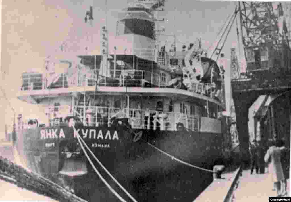 Цеплаход “Янка Купала” ў порце Ізмаіл. Фота 1974 г. З фондаў БДАМЛМ