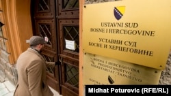 Ustavni sud Bosne i Hercegovine smješten je u zgradi Predsjedništva Bosne i Hercegovine u centru Sarajeva