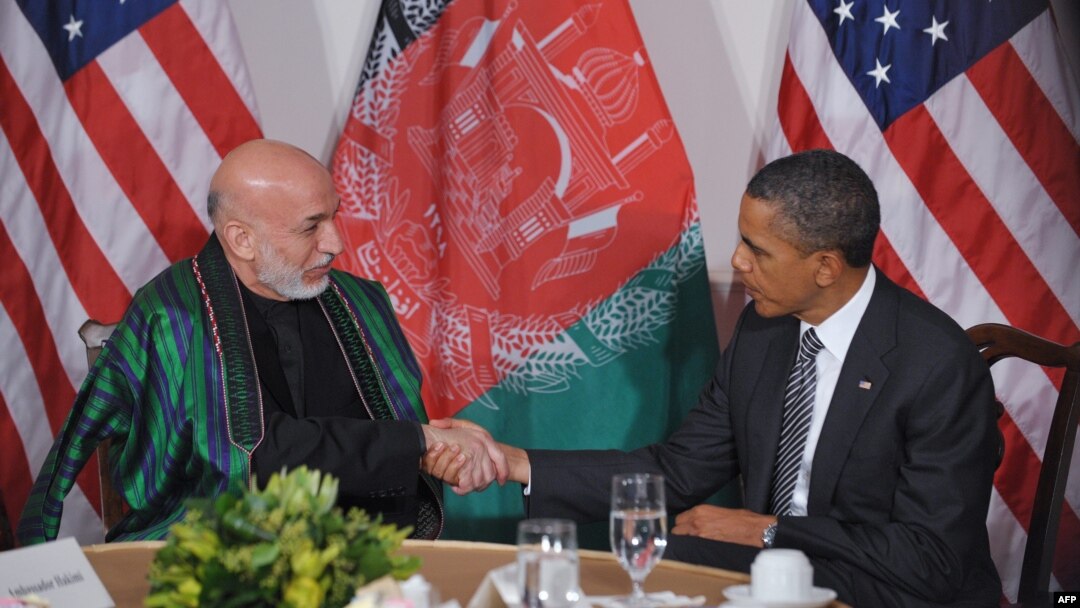Afghan President Hamid Karzai (left) with U.S. President Barack Obama (file photo)