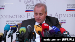 Դեսպան Սերգեյ Կապիրկինը ասուլիսի ժամանակ, Երևան, 11-ը հունիսի, 2019թ․