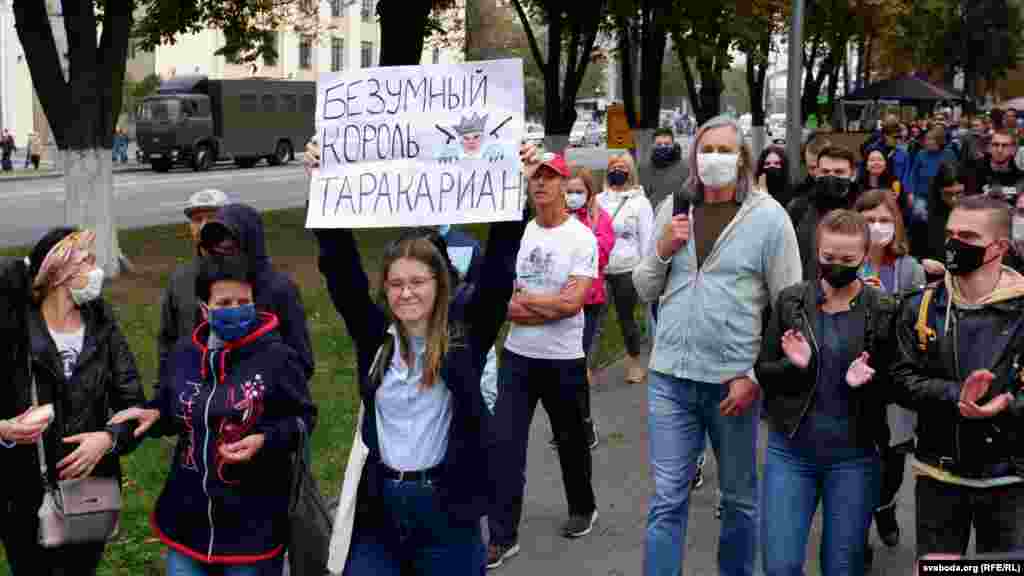 Масові акції протесту відбулись і в інших містах Білорусі. У Гомелі силовики застосували проти учасників мирного маршу сльозогінний газ і світлошумові гранати. Людей жорстко затримували &nbsp;