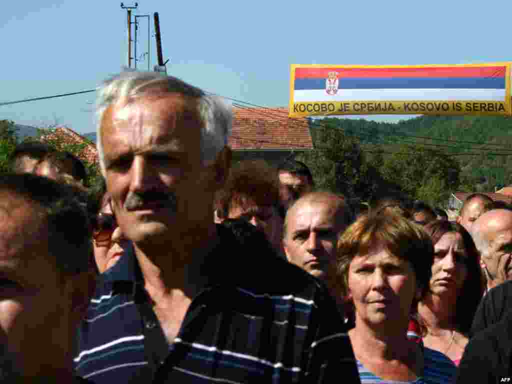 Kosovski Srbi na protestima u selu Župče, 28.09.2011. Foto: AFP