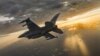 F-16 կործանիչը թռիչքի ժամանակ, արխիվ