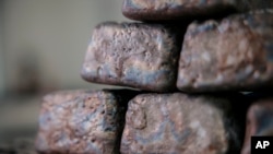 Nadir torpaq mineralı