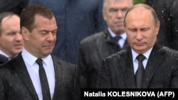 Президент Росії Володимир Путін (праворуч) і прем’єр-міністр Росії Дмитро Медведєв, Москва, червень 2017 року