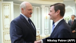 Олександр Лукашенко (л) і Дейвід Гейл (п) під час зустрічі в Мінську, 17 вересня 2019 року