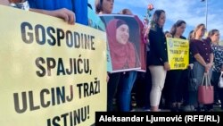 Građani sa transparentima na protestu zbog smrti porodilje Drite Tafe iz Ulcinja