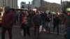 Protestatarii vin în valuri în Piața Victoriei, numărul lor crește de la o oră la alta