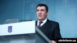 Данілов: ми маємо привести у відповідність до чинного законодавства, до Конституції користування нашими надрами