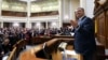 Парламент вніс зміни до Конституції про курс України на ЄС і НАТО
