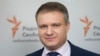 25 правоохоронців постраждали під час сутичок у Києві та Черкасах – Варченко
