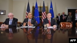 U.S. President Barack Obama (center) speaks following a summit with European Council President Herman Van Rompuy (left) and European Commission President José Manuel Barroso (right).