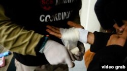 Fotografija iz snimaka RSE napravljenih sa povrijeđenim migrantima, koji je hrvatska policija vratila nazad u BiH, febuar 2020