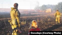 Кадр з документального фільму War Note