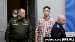 Протасевич по време на пресконференцията, на която беше доведен да говори