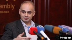 ՀԱԿ խմբակցության ղեկավար Լևոն Զուրաբյանը, արխիվ: