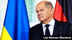 Cancelarul german Olaf Scholz își menține decizia de a nu trimite rachete Taurus în Ucraina.