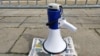 Detalj sa protesta novinara ispred parlamenta Srbije 