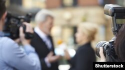 "Za uspješno suprotstavljanje štetnom uticaju lažnih vijesti neophodna je i kritička javnost koja će prepoznavati simptome pokušaja da se 'prevede žedna preko vode' ".