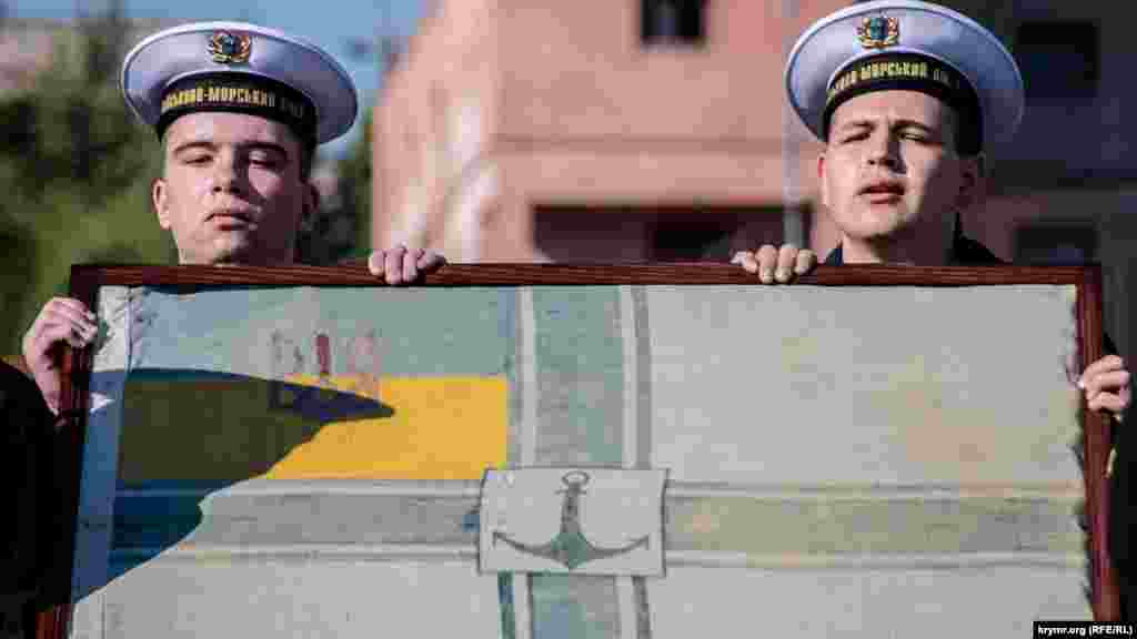 Историческому военно-морскому флагу – 100 лет. Его привезли в Одессу из Украинского национального музея в Чикаго
