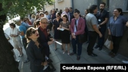 Десетки съдии се събраха пред ВСС в сряда сутринта, за да изразят недоволството си от новата информационна система