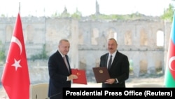 Թուրքիայի և Ադրբեջանի նախագահները Շուշիում հռչակագրի ստորագրումից հետո, 15-ը հունիսի, 2021թ․