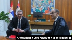 Претседателот на Србија, Александар Вучиќ и новиот премиер Ѓуро Мацут