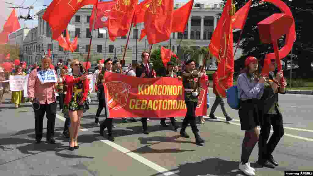  Окупований Крим – Першотравневий парад у центрі Сімферополя, 1 травня 2019 року
