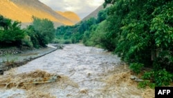 سرازیر شدن سیلاب در ولسوالی درۀ ولایت پنجشیر در ماه جولای سال ۲۰۲۴ (عکس آرشیف)

