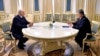 «Зроблю все, що попросять два президенти» – Лукашенко на зустрічі з Порошенком