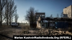 Руйнування в місті Красногорівка, розташованому менш як за 30 кілометрів від Донецька